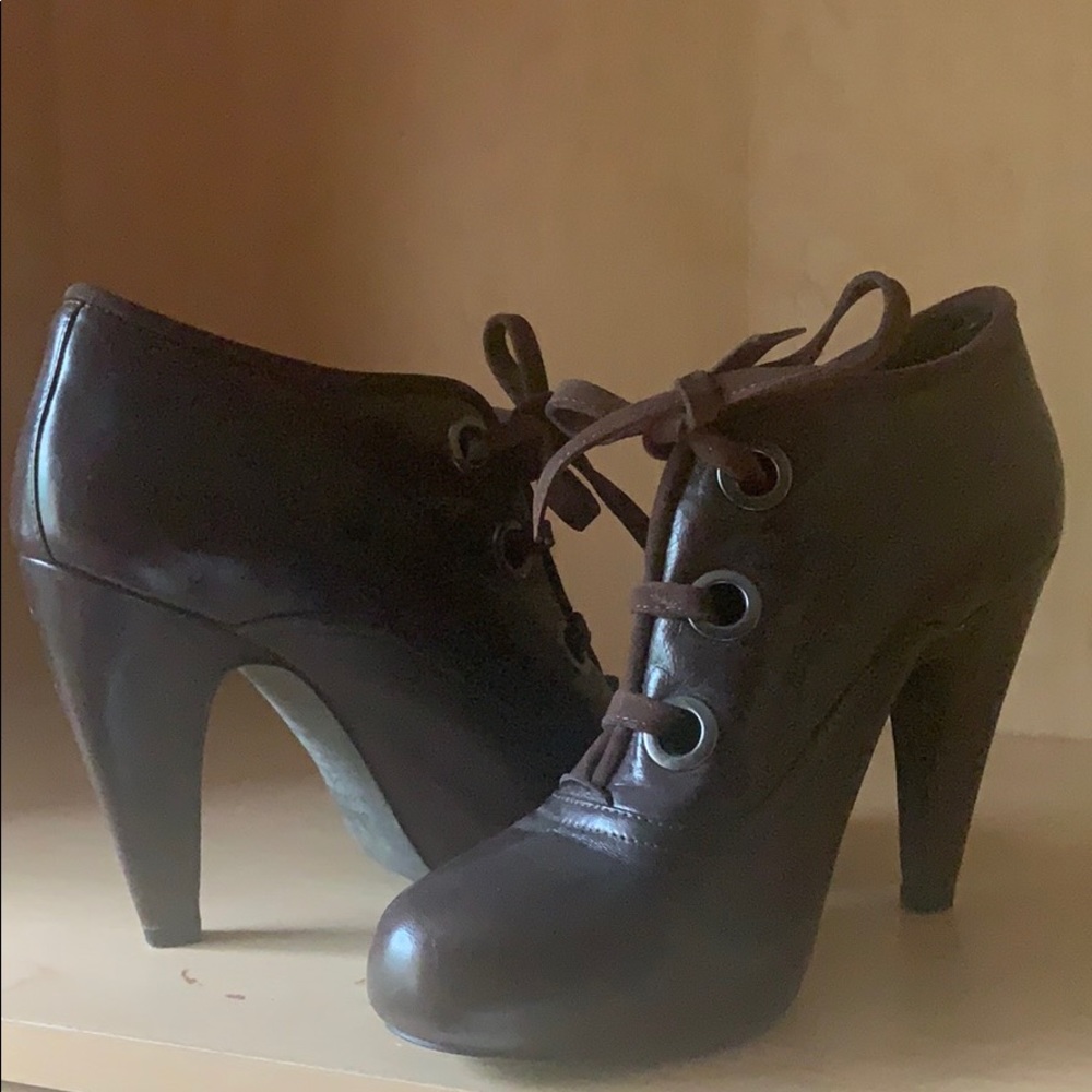 Brown leather booties!